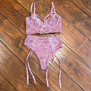 Love Vera pink lace lingerie set, Size Small